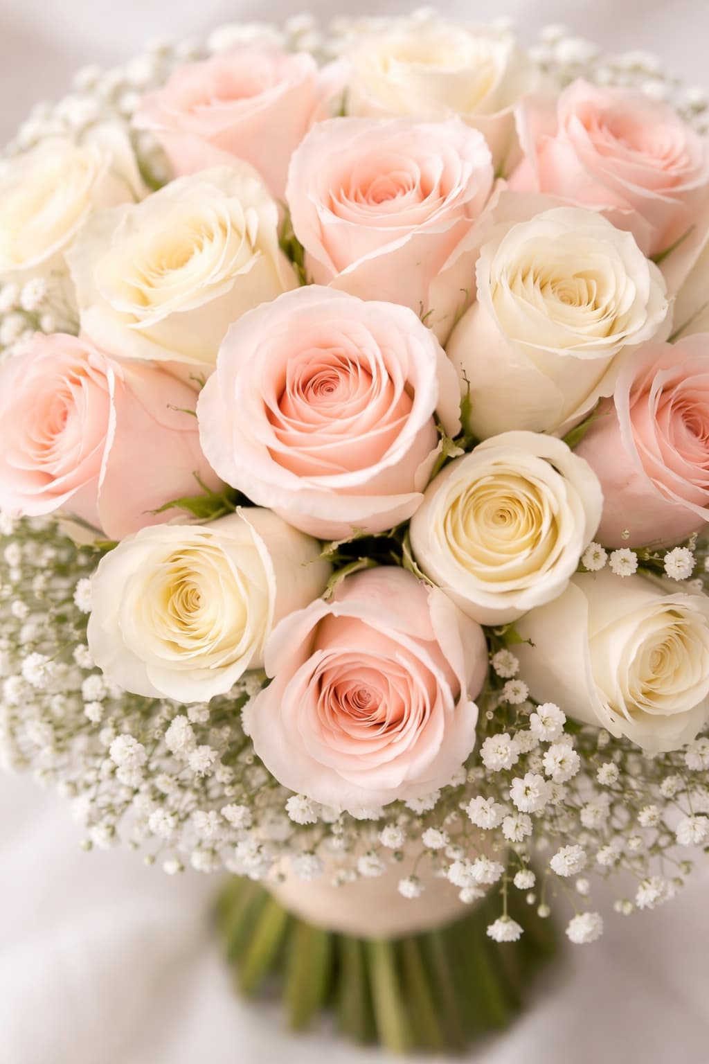 Romantik Rüya Pembe ve Krem Gül Gelin Buketi