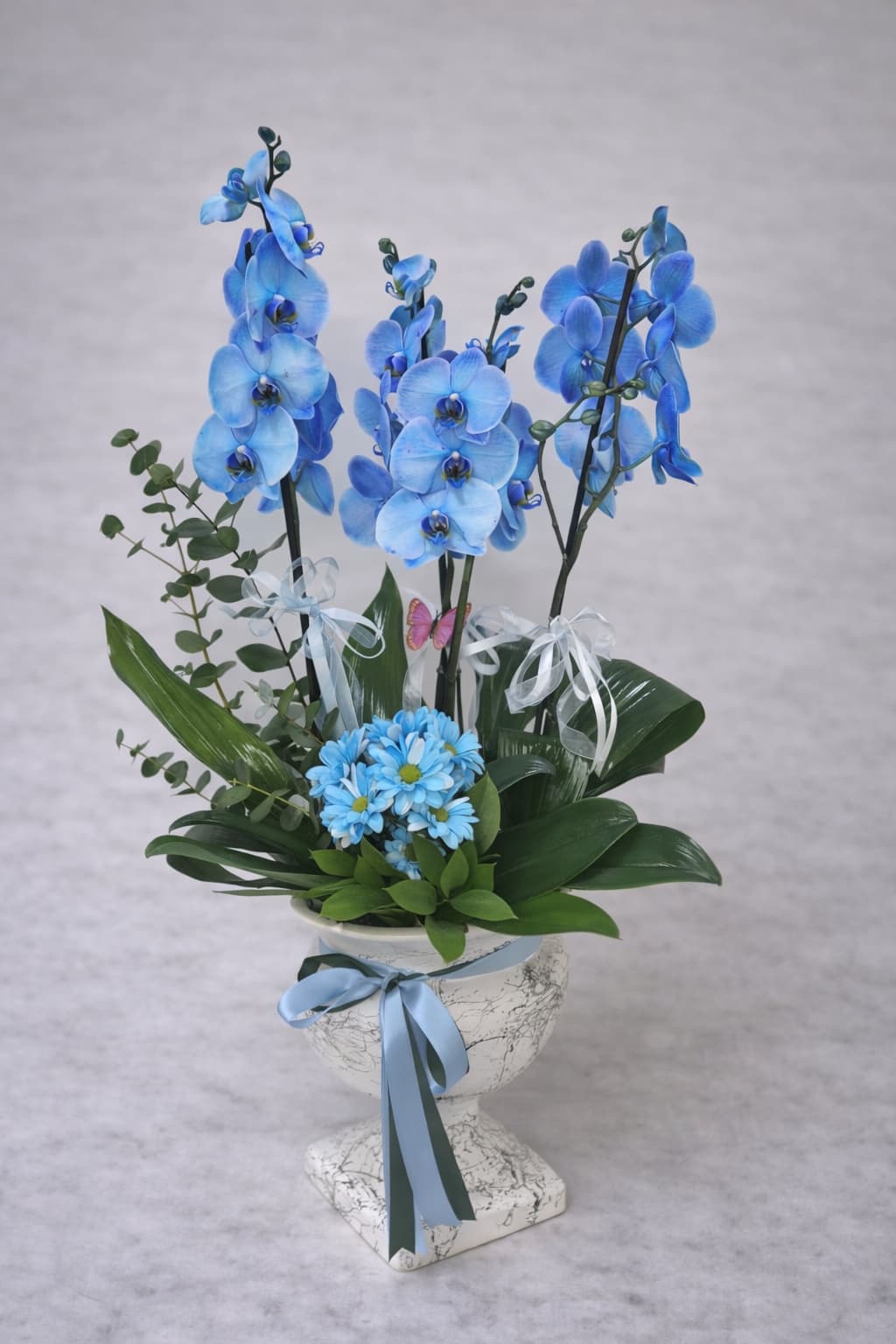 Okyanus Rüyası Ayaklı Vazoda 4 Dallı Mavi Orkide